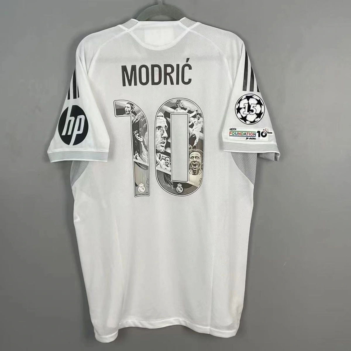 Real Madrid Home Modrić 10 Shirt 2025-26  (limited edition celebration print)