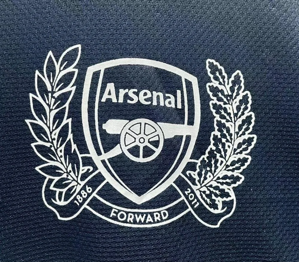 Arsenal Retro  Away Football Shirt 2011/2012