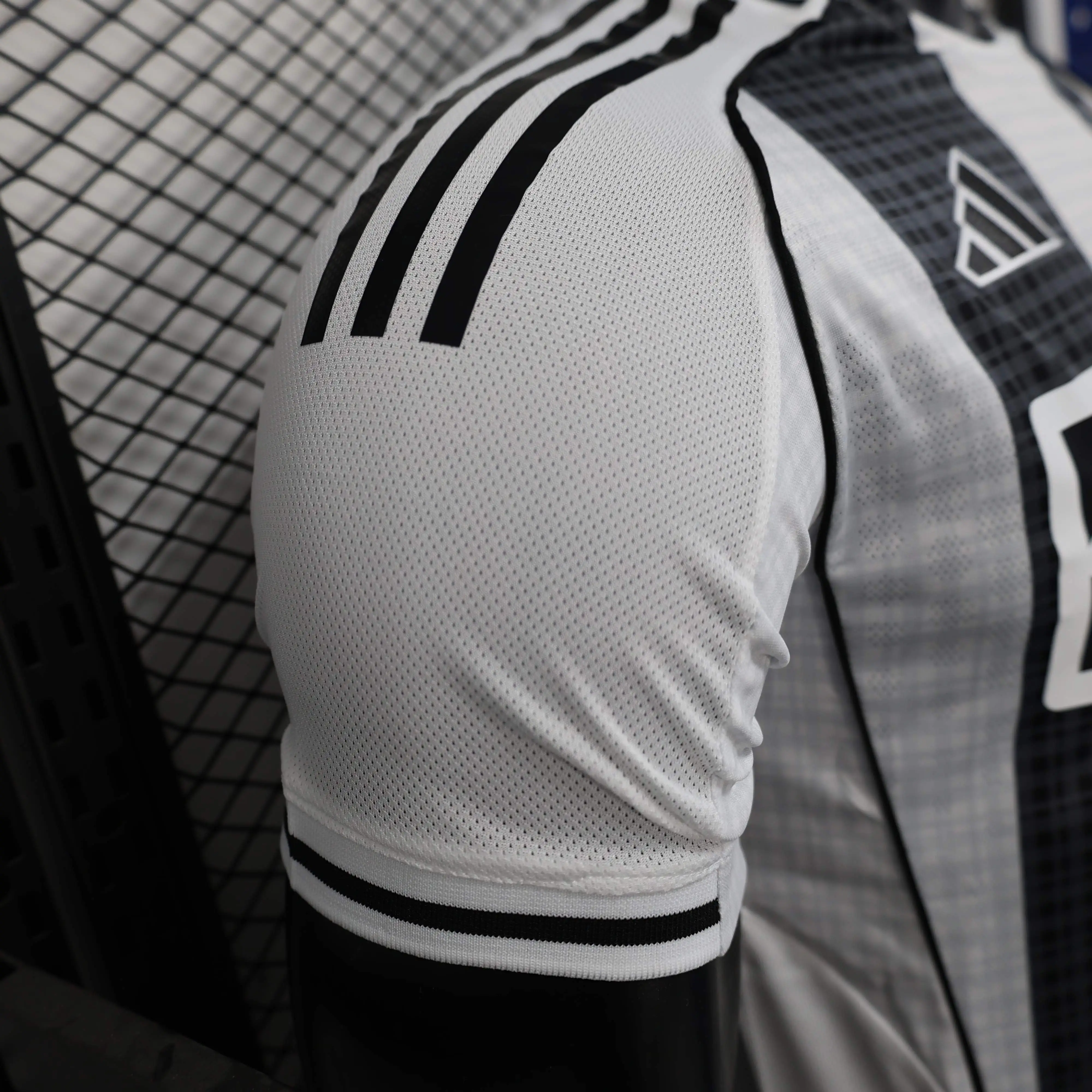 Newcastle United Shirt Home Jersey Player Version 25-26
