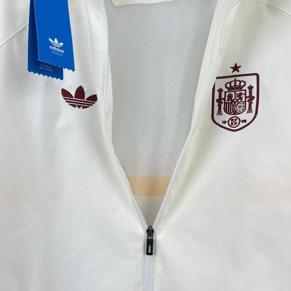 Spain 2026 World Cup Training Windbreaker Jacket Off-White Fan Version